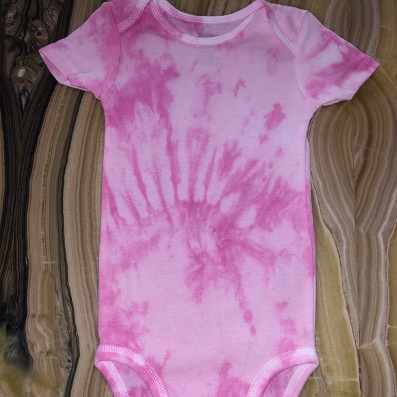 Baby tie dye onesies - Picture 1 of 2